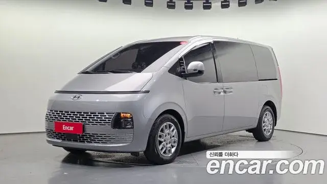 Hyundai Staria 2021 — Фото 1/20