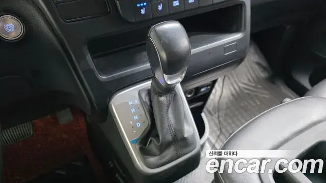 Hyundai Staria 2021 — Фото 9/20