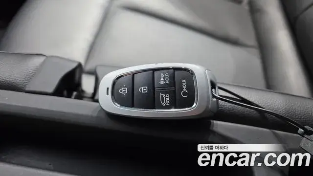 Hyundai Staria 2021 — Фото 19/20