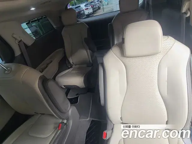 Kia Carnival 2021 — Фото 5/20