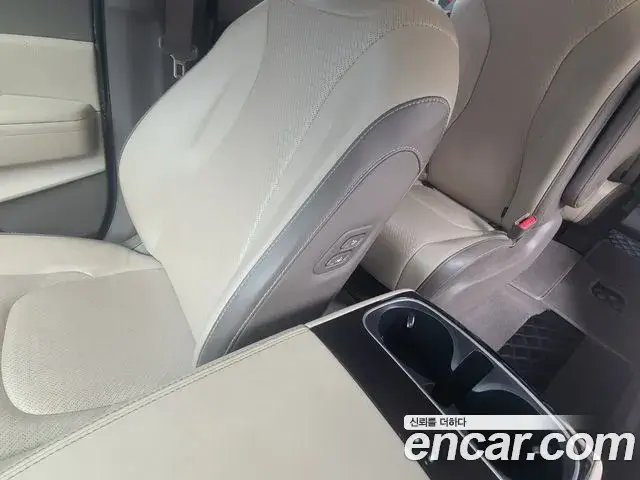 Kia Carnival 2021 — Фото 14/20