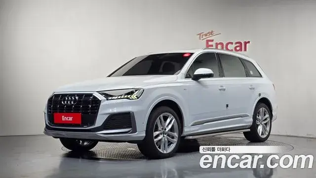 Audi Q7 2023 — Фото 1/20