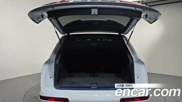 Audi Q7 2023 — Фото 16/20