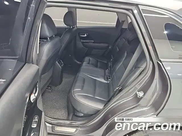 Kia Niro 2021 — Şəkil 12/19