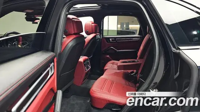 Porsche Cayenne 2019 — Фото 12/20