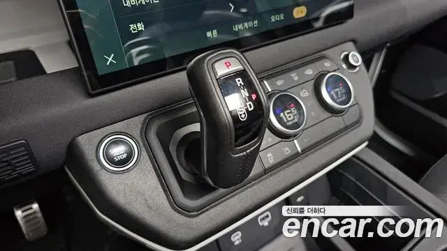 Land Rover Defender 2021 — Фото 9/20