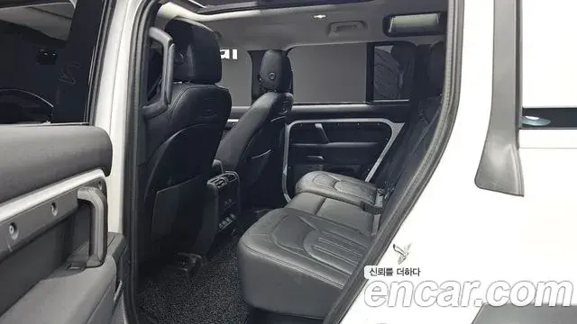 Land Rover Defender 2021 — Фото 11/20