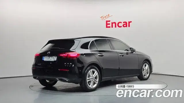Mercedes-Benz A-Class 2024 — Фото 2/20