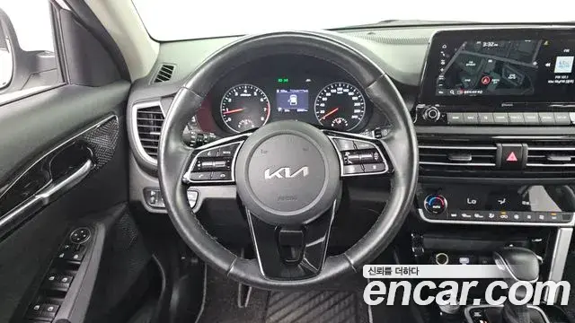Kia Seltos 2021 — Фото 12/20