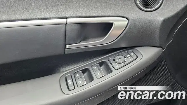 Hyundai Sonata 2021 — Фото 18/20