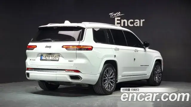 Jeep Grand Cherokee 2022 — Фото 2/20