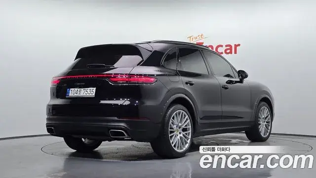 Porsche Cayenne 2021 — Фото 2/20