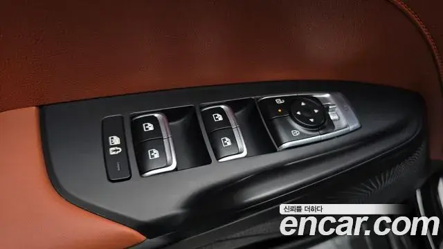 Kia K5 2023 — Şəkil 25/32