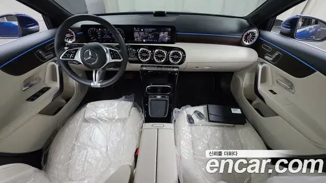 Mercedes-Benz A-Class 2024 — ფოტო 13/32