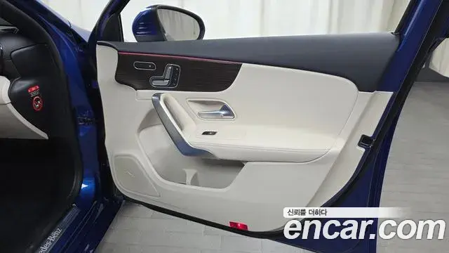 Mercedes-Benz A-Class 2024 — ფოტო 17/32
