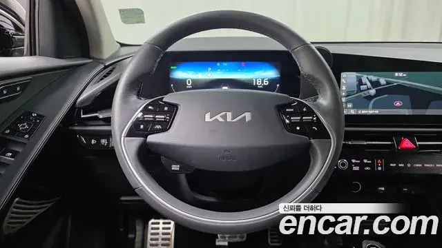 Kia Niro 2023 — Фото 13/20