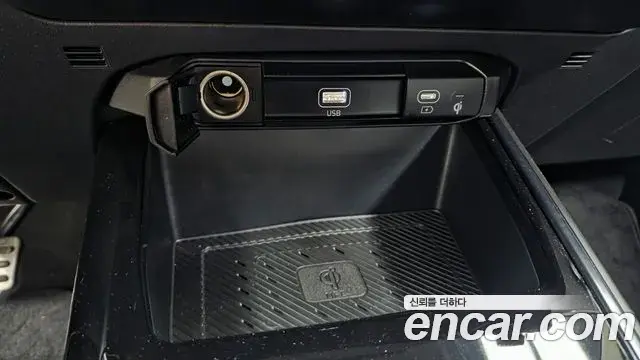 Kia Niro 2023 — Фото 18/20
