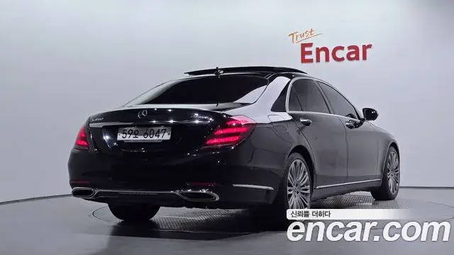 Mercedes-Benz S-Class 2019 — Фото 1/20