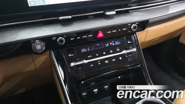 Kia Carnival 2023 — Фото 17/20