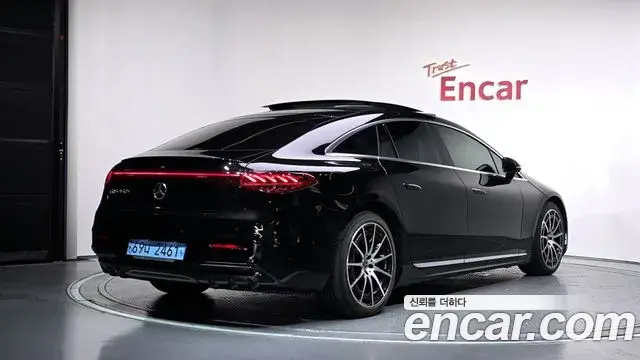 Mercedes-Benz EQS 2022 — Photo 13/33
