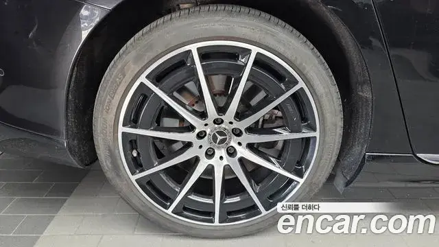 Mercedes-Benz EQS 2022 — Photo 25/33