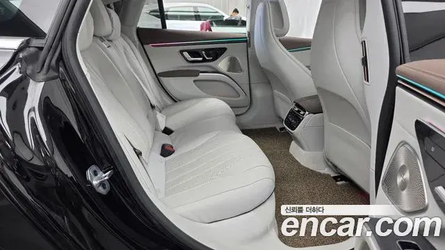 Mercedes-Benz EQS 2022 — Photo 10/33