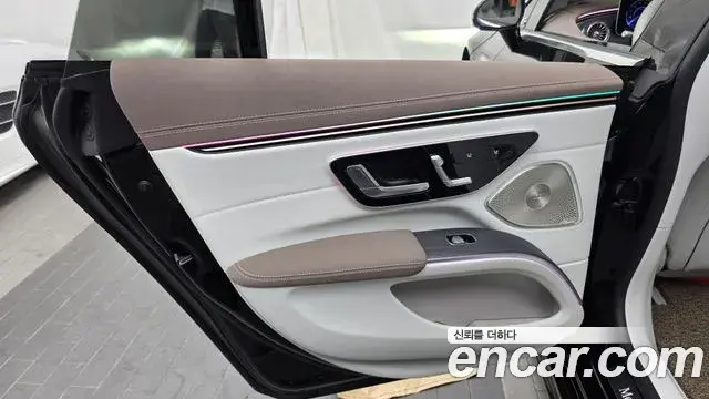 Mercedes-Benz EQS 2022 — Photo 2/33