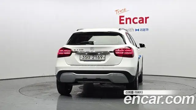 Mercedes-Benz GLA-Class 2019 — Фото 4/20