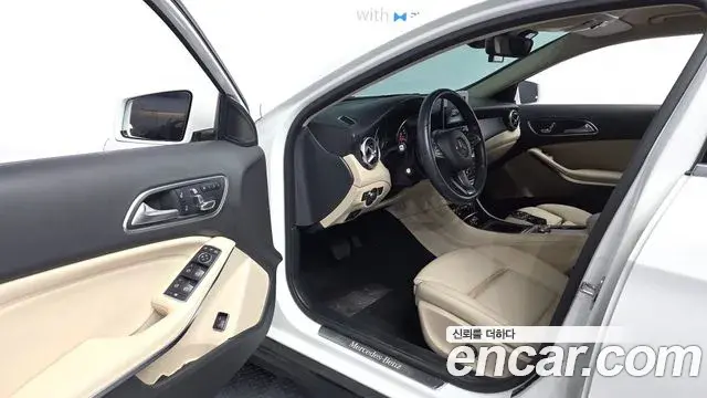 Mercedes-Benz GLA-Class 2019 — Фото 10/20