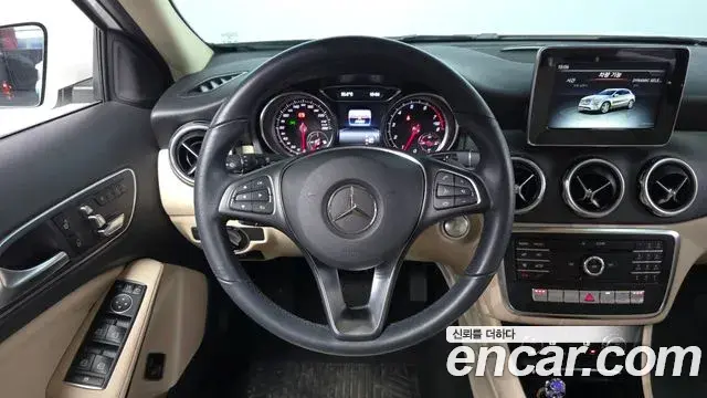 Mercedes-Benz GLA-Class 2019 — Фото 13/20