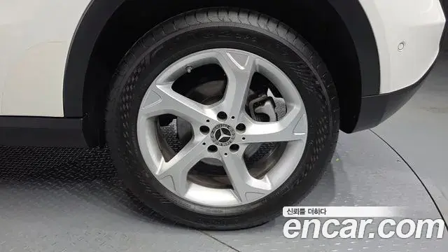 Mercedes-Benz GLA-Class 2019 — Photo 6/30