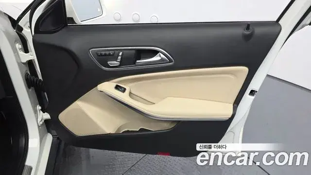 Mercedes-Benz GLA-Class 2019 — Photo 19/30