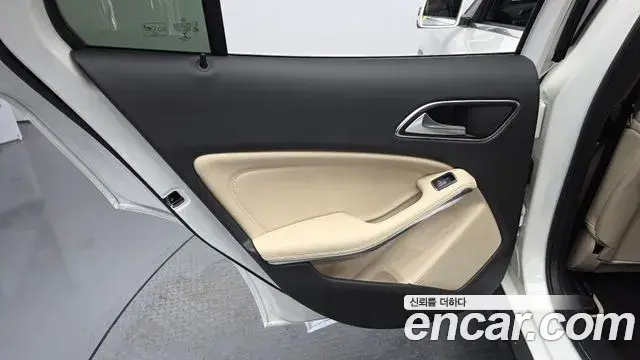 Mercedes-Benz GLA-Class 2019 — Photo 4/30