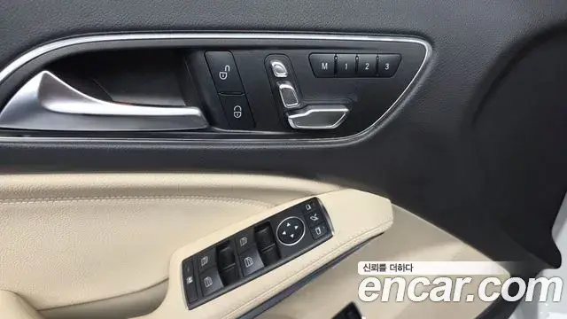 Mercedes-Benz GLA-Class 2019 — Photo 14/30