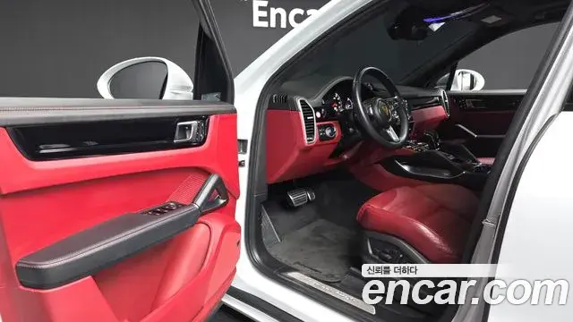 Porsche Cayenne 2023 — Фото 10/20