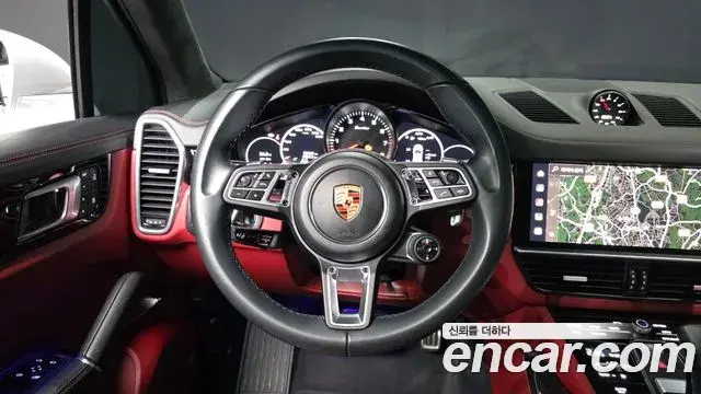 Porsche Cayenne 2023 — Фото 13/20