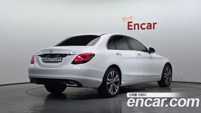 Mercedes-Benz C-Class 2020 — Фото 2/20