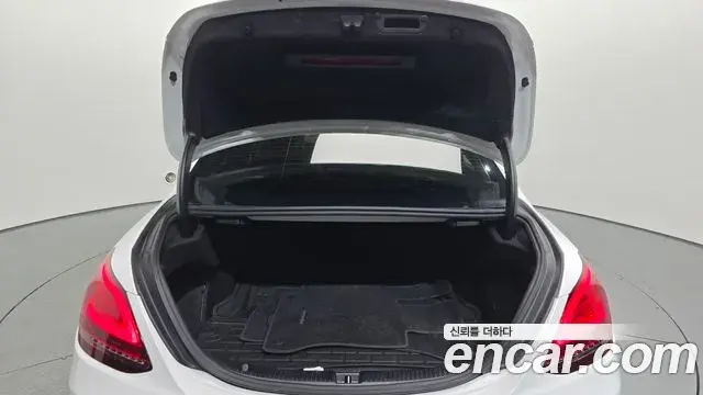 Mercedes-Benz C-Class 2020 — Фото 17/20