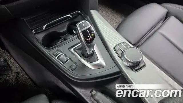 BMW 3 Series 2018 — Фото 9/20