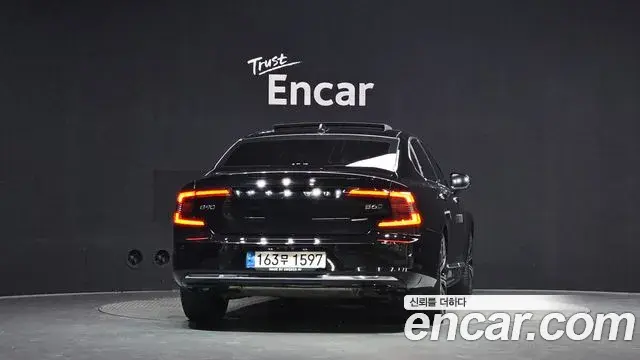Volvo S90 2022 — Фото 4/20
