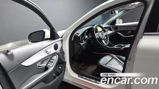 Mercedes-Benz C-Class 2018 — Фото 10/20
