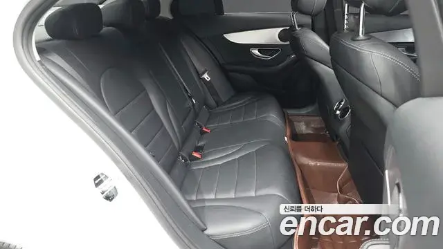Mercedes-Benz C-Class 2018 — Фото 12/20