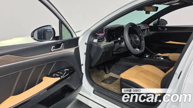 Kia K5 2021 — Photo 7/20