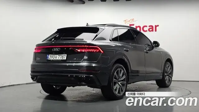 Audi Q7 2021 — Фото 2/20