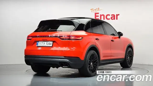 Porsche Cayenne 2019 — Фото 2/20