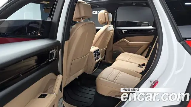 Porsche Cayenne 2019 — Фото 11/20