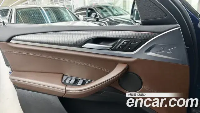 BMW X4 2022 — Фото 13/20