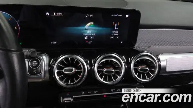 Mercedes-Benz GLB-Class 2021 — Фото 14/20