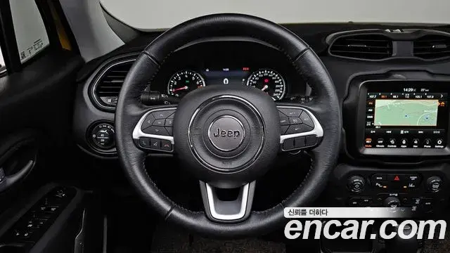 Jeep Renegade 2023 — Фото 13/20