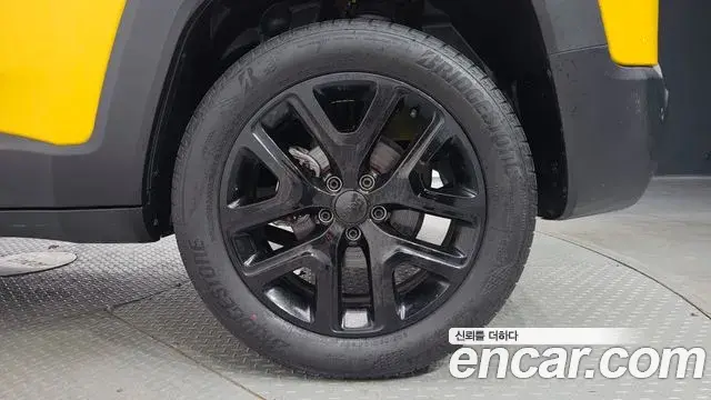 Jeep Renegade 2023 — Şəkil 8/34
